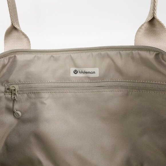 Lululemon Women's City Adventurer Tote 27L Raw Linen Beige OS - Picture 13 of 14